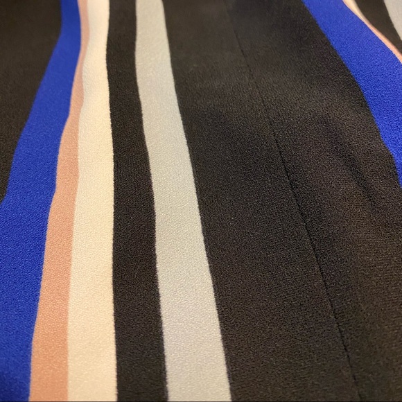 {Express} Mini skirt with belt and pockets - Picture 5 of 8